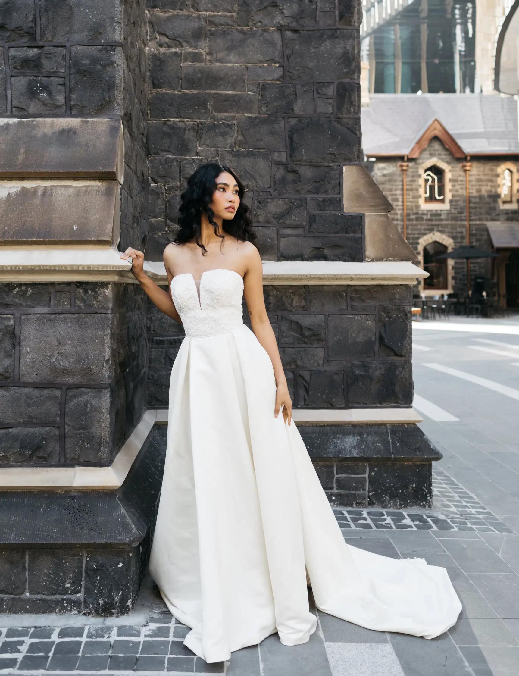 Minimalist Chic: Effortlessly Elegant Bridal Gowns Image