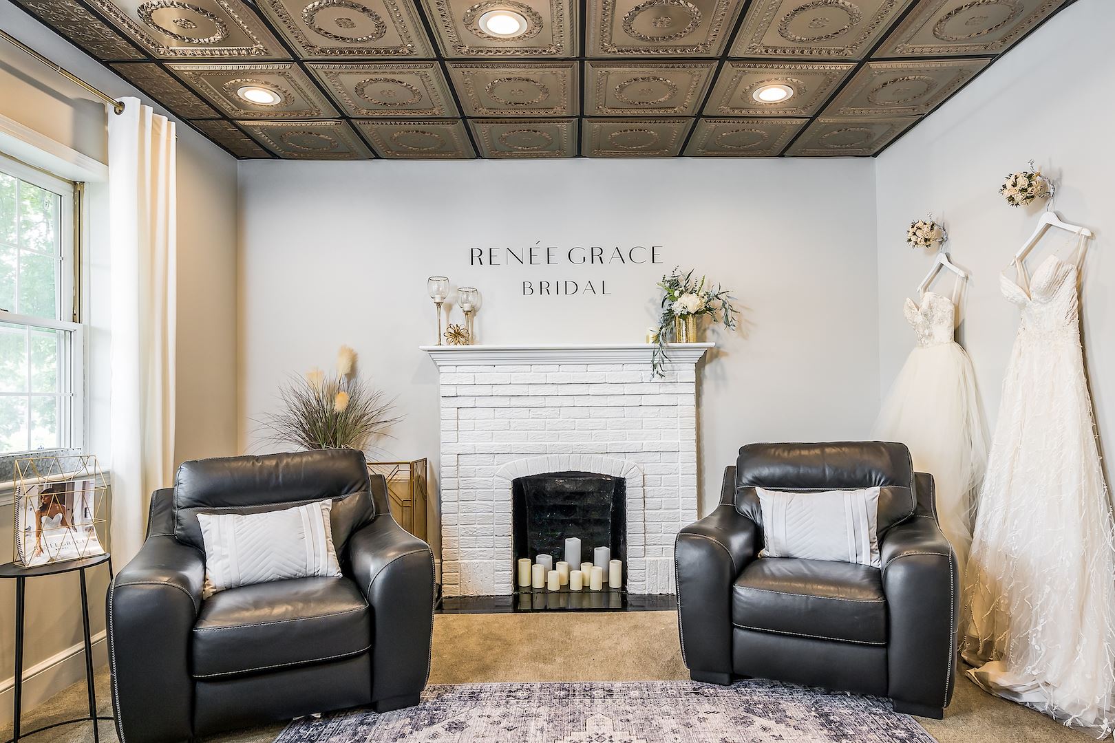 The Renee Grace Bridal Experience. Desktop Image