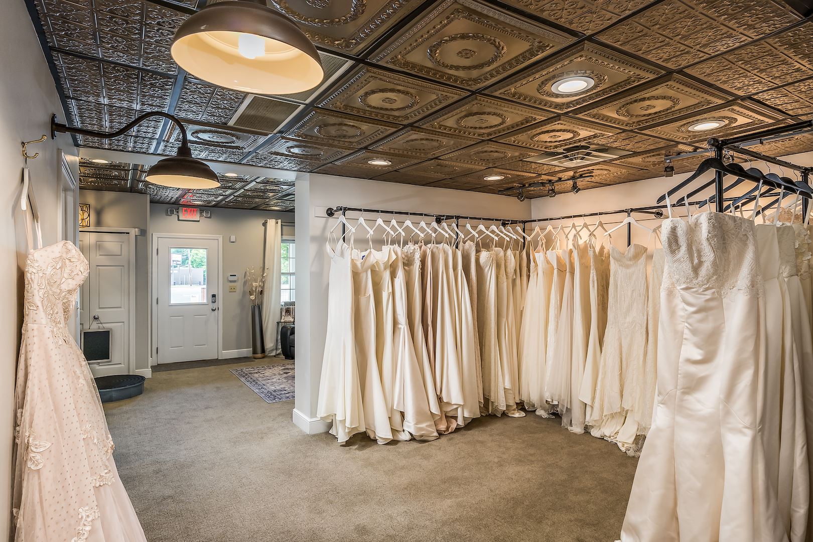 5 Reasons A Wedding Planner Recommends Renée Grace Image
