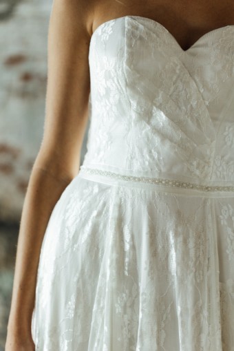 Wedding Dresses April $3 thumbnail