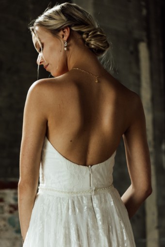 Wedding Dresses April $2 thumbnail