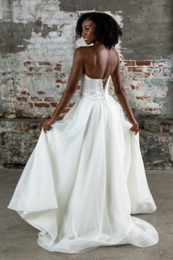 Wedding Dresses Bianca $6 thumbnail