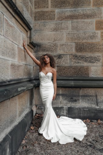Wedding Dresses Harper $4 thumbnail