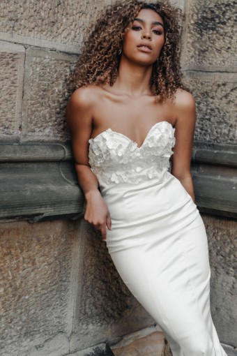 Wedding Dresses Harper $2 thumbnail