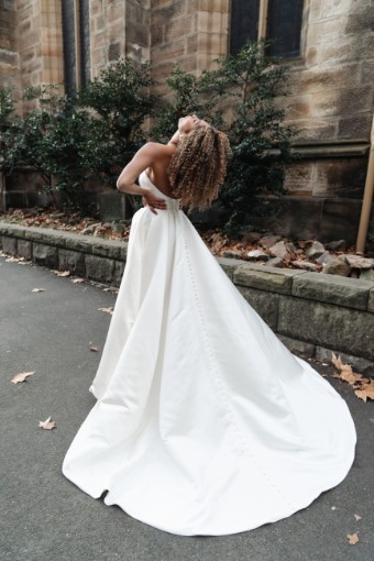 Wedding Dresses Hailey $1 thumbnail